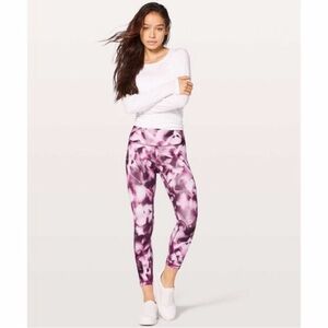 LULULEMON WUNDER UNDER CROP LEGGINGS SIZE 6!